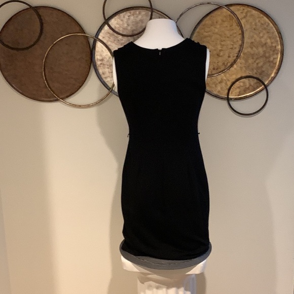 Calvin Klein - solid black sleeveless ruffled dress, size 4 - Picture 7 of 7